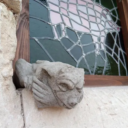 The Piggeries At La Maison Tumtum Arbre Konukevi Loudun