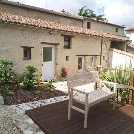 The Piggeries At La Maison Tumtum Arbre Guest house *