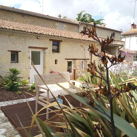 The Piggeries At La Maison Tumtum Arbre Loudun